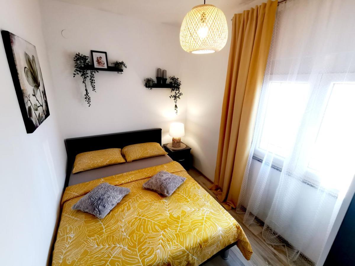 Apartments Lino Selce Exterior photo
